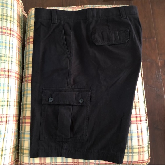 Roundtree & York Men’s Black Cargo Shorts - Size 48W - Picture 1 of 6